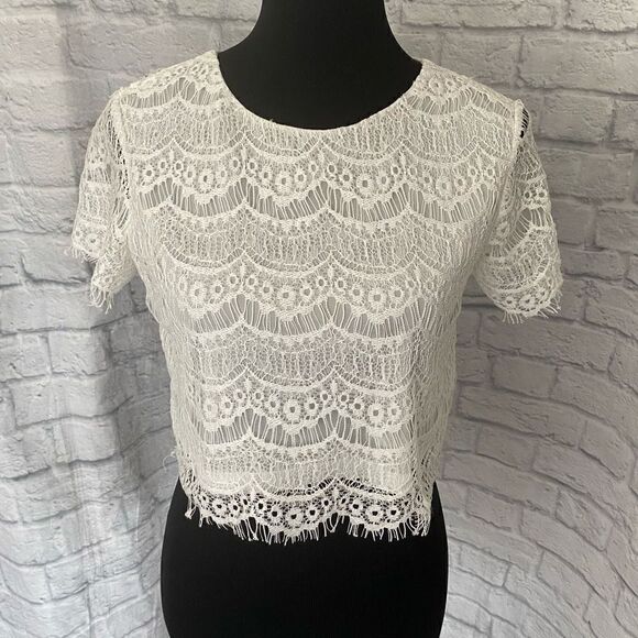 HYFVE women S lace crop top w/front lining & back straps cream color - Picture 1 of 10